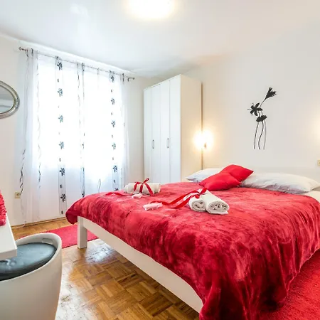 Affittacamere And Lora