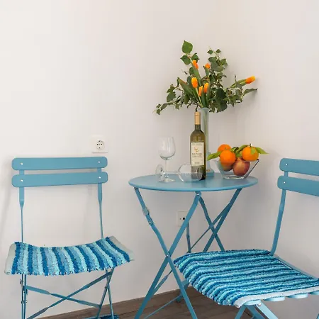 And Lora Affittacamere