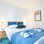 Apartments And Room Lora Gostinjska kuća 3*