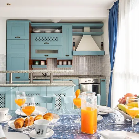 Guest house Apartments And Room Lora 3*