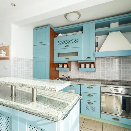 Apartments And Room Lora 3*