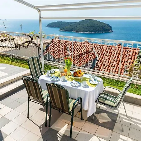 Apartments And Room Lora