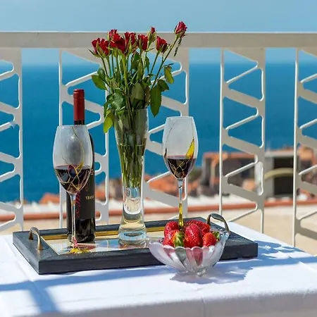 Apartments And Room Lora